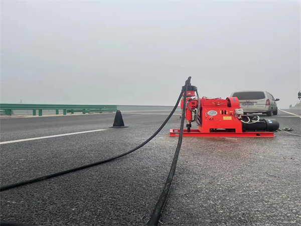 亚东马路路基路面开裂下沉注浆加固灌浆